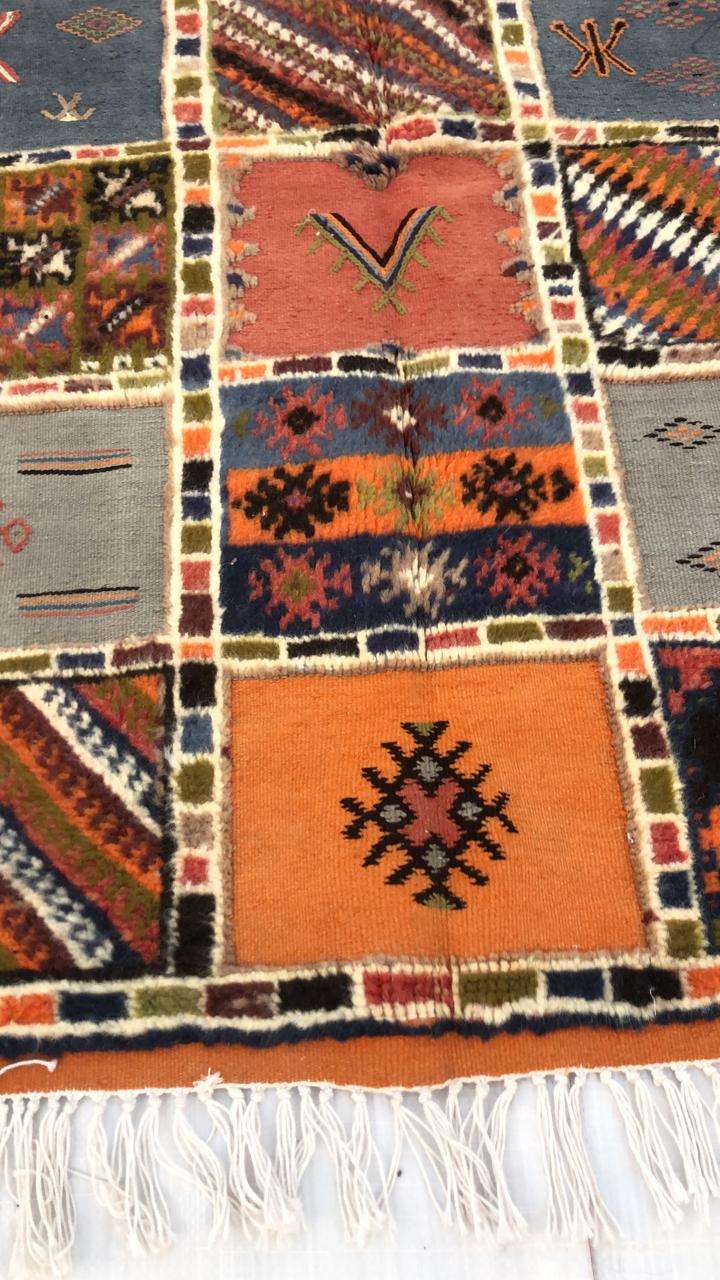 Earth tone Geometric Rug