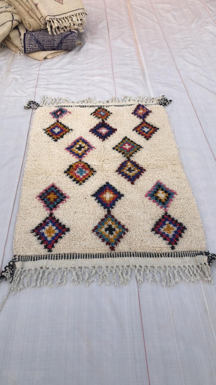 Colorful Diamond Rug Deep Colored Diamond on Neutral backdrop – GlobalWomenCreations